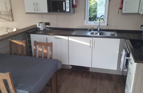 Great Yarmouth House | Stunning 6 berth caravan for hire at Norfolk's Seashore Haven Park ref 22005EV