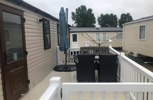 Great Yarmouth House | Stunning 6 berth caravan for hire at Norfolk's Seashore Haven Park ref 22005EV