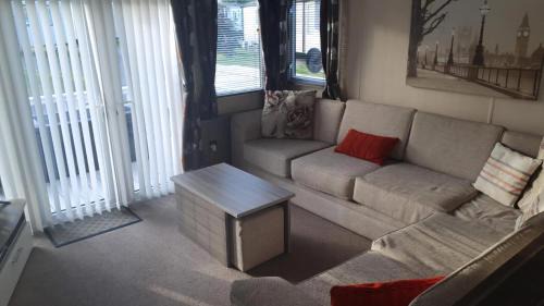 Great Yarmouth Other | Stunning 6 Berth Caravan For Hire At Norfolks Seashore Haven Park Ref 22005Ev
