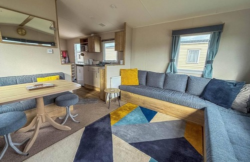 Hopton House | Stunning 6 berth caravan with decking at Broadland Sands ref 20028BS