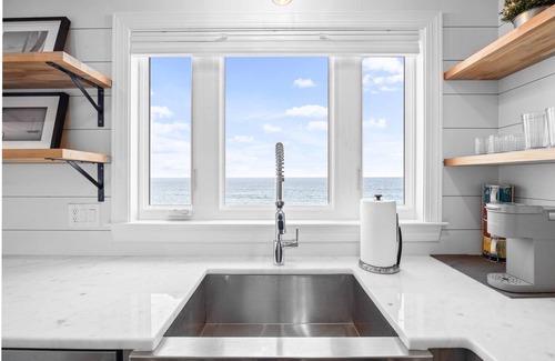 Scituate House | Stunning and Stilted - Luxury Oceanfront Escape with Deck, Direct Beach Access, Minutes to Downtown!
