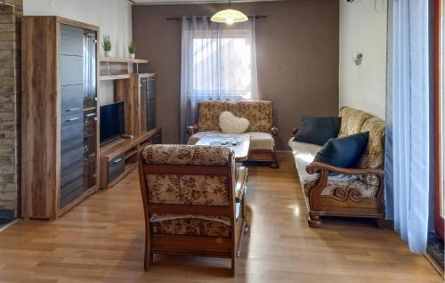 Gornji Karin Apartment | Stunning Apartment In Gornji Karin