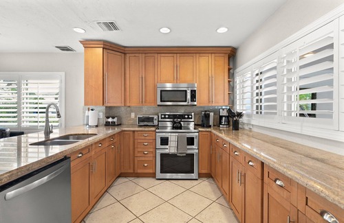 Lauderdale Beach House | Stunning Beach House Steps To The Ocean, PrivatePool &Spa , Perfect for Families