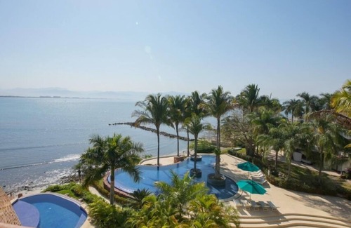La Cruz de Huanacaxtle Villa | !Stunning Beachfront Penthouse With Private Pool !