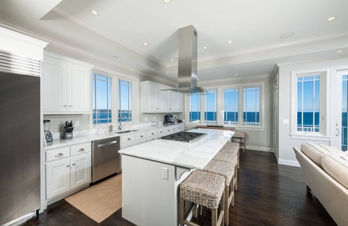 York Beach House | Stunning Bold Oceanfront Home, Spectacular Views ,Just Minutes to Short Sands
