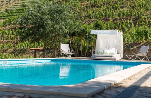 Bomfim Villa | Stunning Boutique Vineyard Stay with Pool