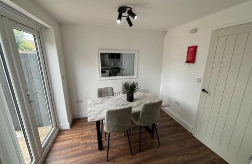 Sheffield House | Stunning Central Home With Free Secure Parking