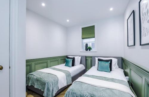York Apartment | Stunning Central York Apartments - Sleep 18