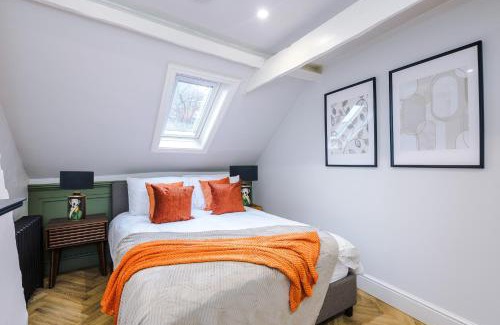 York Apartment | Stunning Central York Apartments - Sleep 18