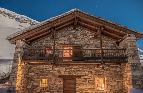 Val-d'Isere Ski Chalet | Stunning Chalet near Ski Lifts with Mountain Views, Sleeps up to 12