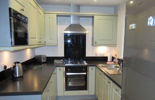 Filey Cottage | Stunning Coastal Cottage - Sleeping 4 in 2 Bedrooms - Pool and Beach Access Included.