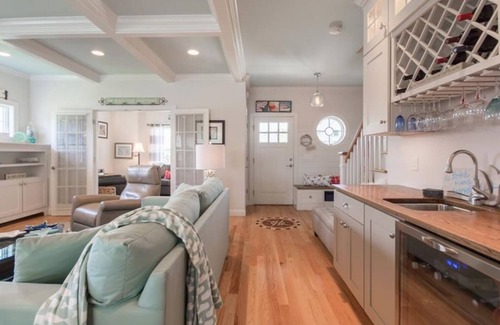 Newport East House | Stunning Coastal Home - Close to beaches and downtown!