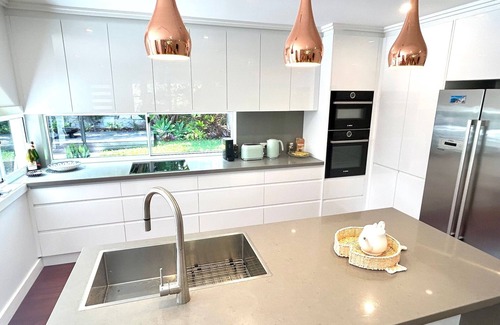 Warriewood House | Stunning Contemporary Home with Tropical Garden