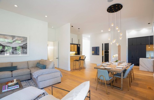 Northeast Santa Fe House | Stunning contemporary home, amazing outdoor space, hot tub