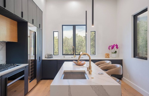 Northeast Santa Fe House | Stunning contemporary home, amazing outdoor space, hot tub