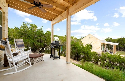 Dripping Springs Cottage | Stunning Cottage with Fantastic Views for a Romantic Escape near Austin, Texas