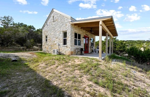 Dripping Springs Cottage | Stunning Cottage with Fantastic Views for a Romantic Escape near Austin, Texas