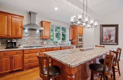Lincoln House | Stunning Custom Home w/Views