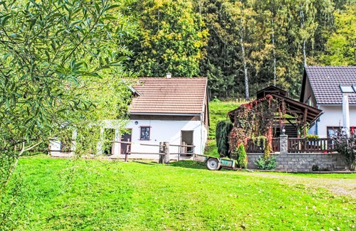 Ceska Metuje House | Stunning private villa with WIFI, pool, TV, patio, pets allowed, panoramic view and parking