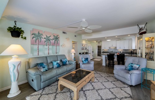 O'byrne House | Stunning Direct Oceanfront Home; Frontyard Beach; Great for a Couple or Families