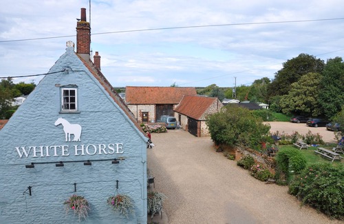 Holme Cottage | Stunning Driftwood Cottage at Holme-next-the-sea