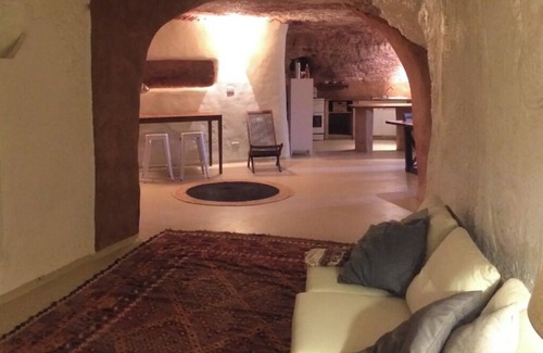 Coober Pedy House | Stunning Dugout/Cave