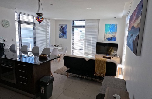 Big Bay Apartment | Stunning Eden On The Bay Penthouse| Ocean Views