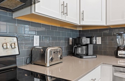 Sandy Ridge House | Stunning, Elegant Interior Meets Ultimate Fun!