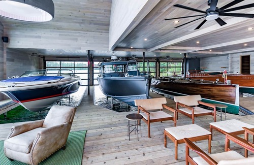 Muskoka Lakes Villa | Stunning Estate with Pool House & Boathouse Accommodations! Central Lake Joe!