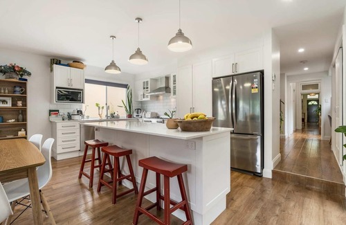 Orange House | Stunning Family Home on Prince - Close to CBD!