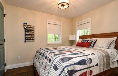 Trent Lakes Cottage | Stunning Four Season Cottage