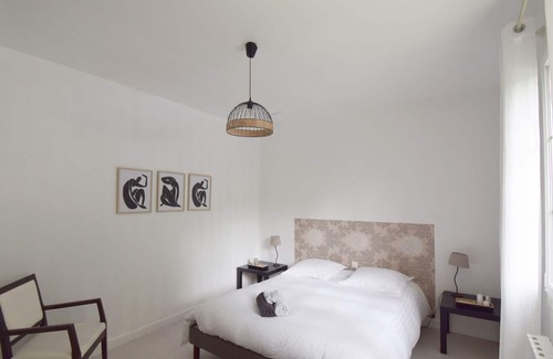 Saint-Caprais-de-Lerm House | Stunning private villa with WIFI, private pool, TV, terrace, pets allowed, panoramic view, parking