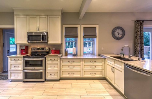 Port Weller West House | Stunning Heritage Large Character Family home