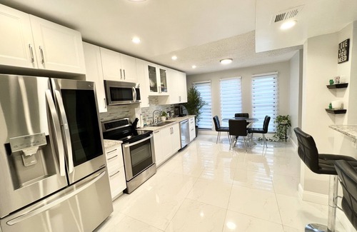 Inverrary Condo | Stunning High-End Luxury Condo in the heart of Ft Lauderdale and Miami