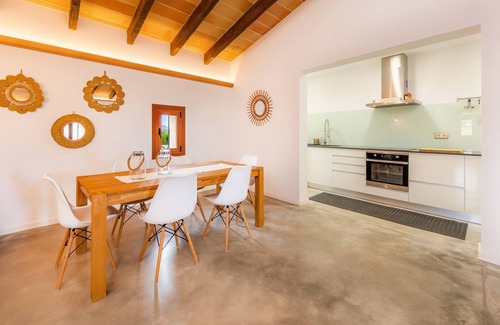 Manacor Villa | Stunning Holiday Home Sa Pleta with Mountain View, Wi-Fi, Balcony, Garden