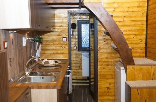 Burgas Ski Chalet | Stunning Home 6 minutes from the beach-Free wifi and barbecue