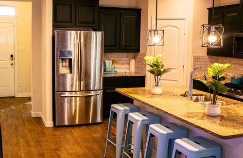 Glenn Heights House | Stunning home close to Dallas down town, private room with shared common area