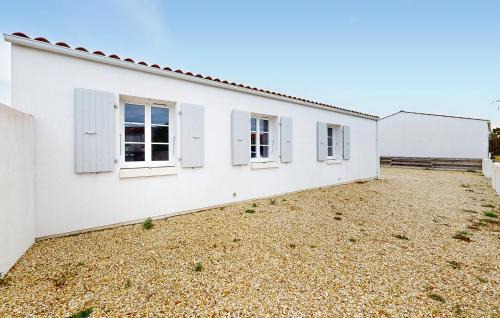 La Bree-les-Bains House | Stunning Home In La Brée-Les-Bains