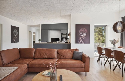 Blokhus House | Stunning home in Blokhus with kitchen