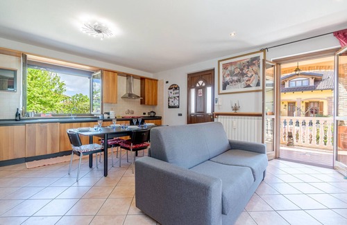 Bosconero House | Stunning home in Bosconero with kitchen