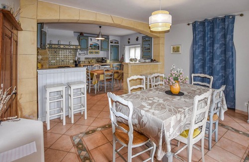 Codolet House | Stunning home in Codolet
