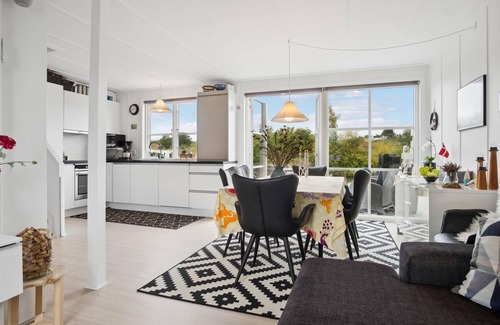 Øer Strand House | Stunning home in Ebeltoft with sauna