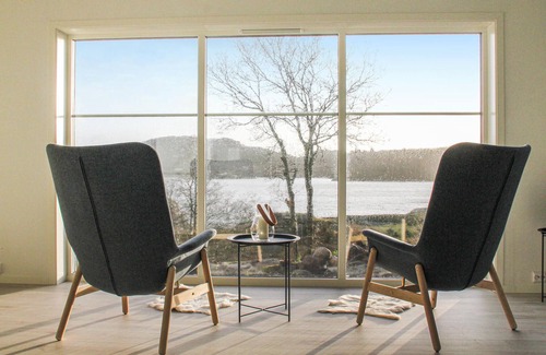 Farsund House | Stunning home in Farsund with WiFi