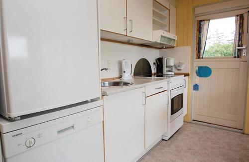 Hejlsminde Strand House | Stunning home in Hejls with kitchen
