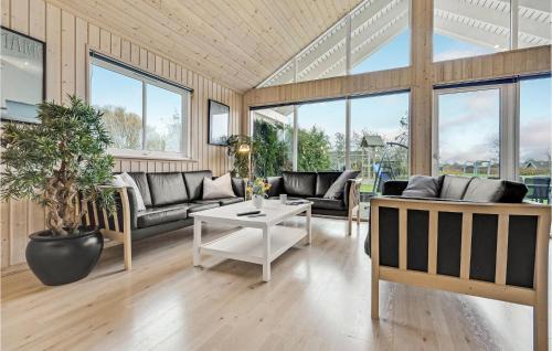 Idestrup House | Stunning Home In Idestrup With Kitchen