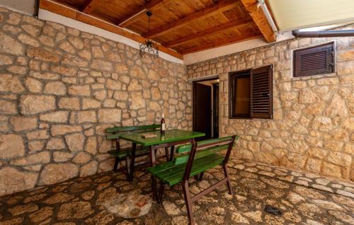 Karlobag House | Stunning Home In Karlobag With Wifi