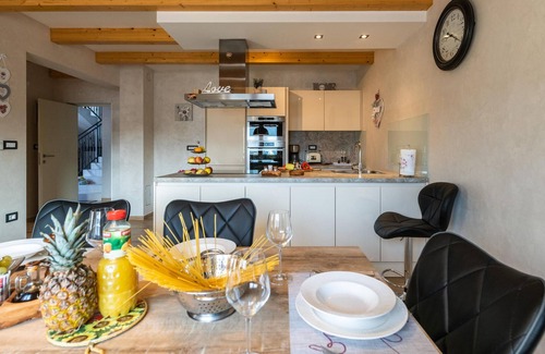 Rakalj House | Stunning home in Krnica with kitchen