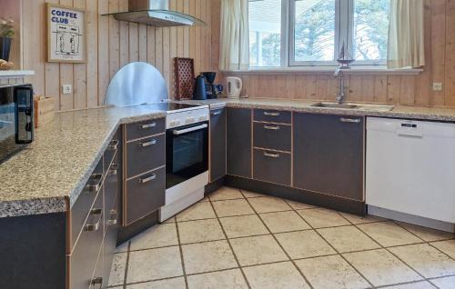 Hvorup Klit House | Stunning Home In Løkken With Sauna