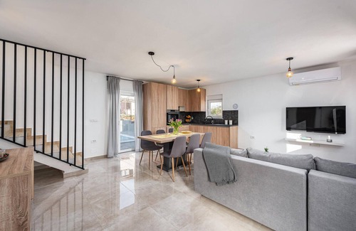 Sveta Nedelja House | Stunning home in Labin with WiFi