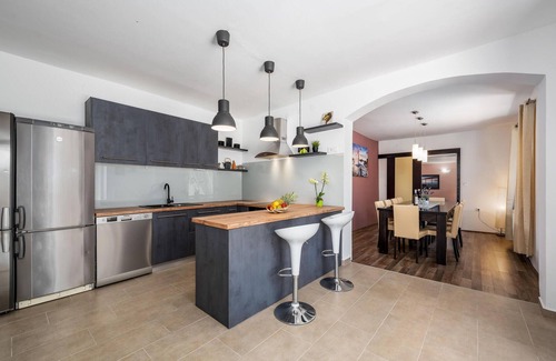 Tar-Vabriga House | Stunning home in Perci with WiFi